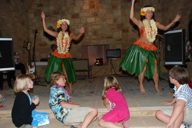 2009-05-23-ESCONDIDO LUAU KYLA VALE 21.jpg